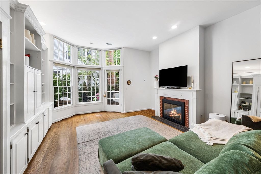 40 Joy St 9, Boston, MA 02114