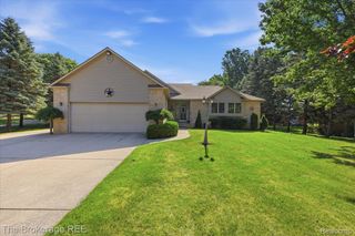 6057 Center Road, Grand Blanc Charter Township, MI 48439