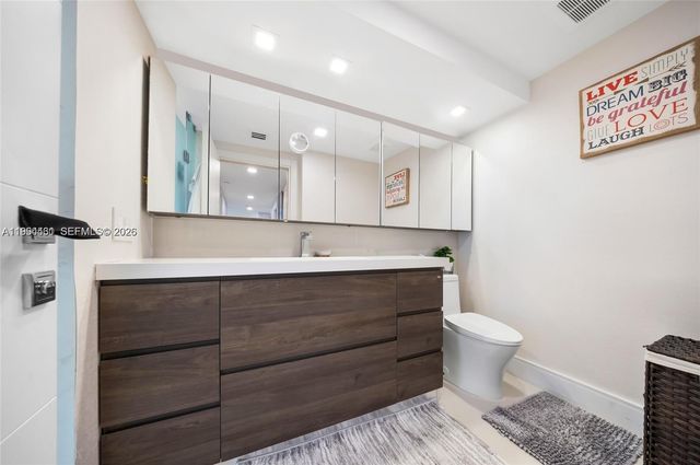 1581 Brickell Ave 506, Miami, FL 33129