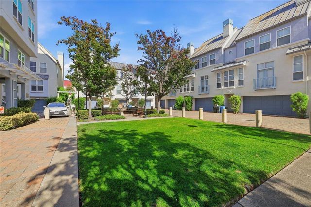 208 Village Lane, Foster City, CA 94404