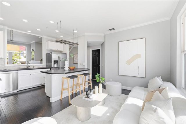 208 Village Lane, Foster City, CA 94404