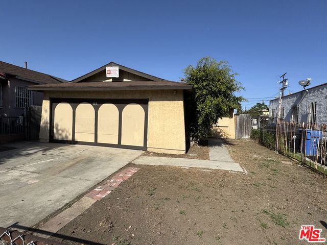 327 E 101st Street, Los Angeles, CA 90003