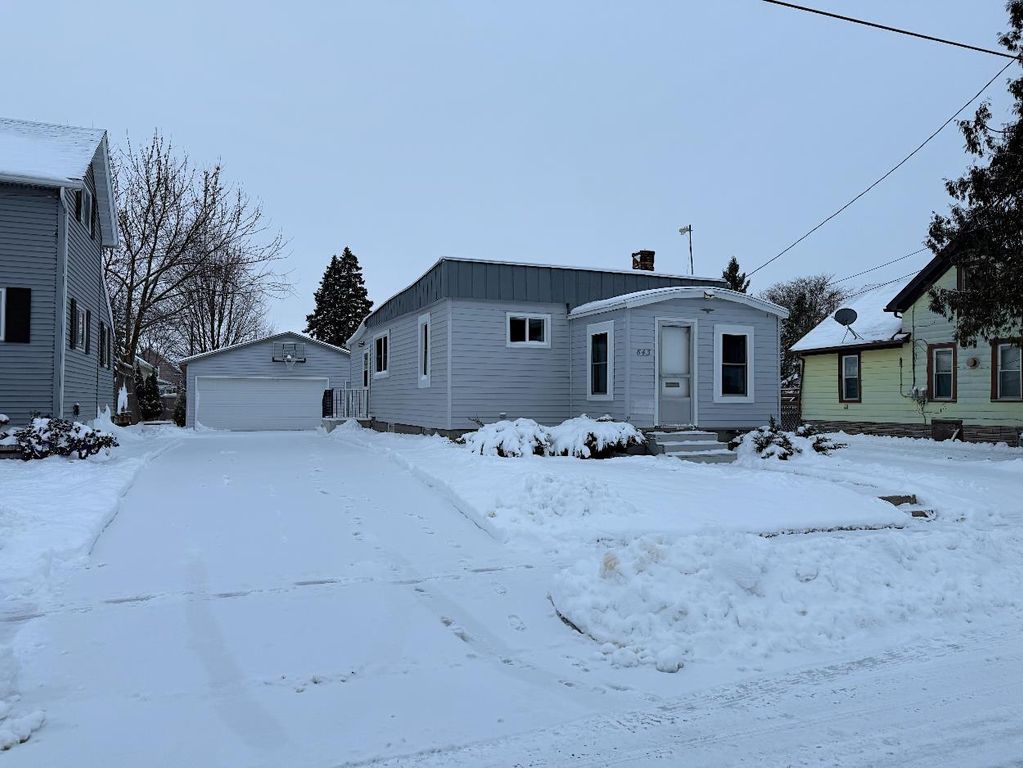 843 BISMARCK AVENUE, Oshkosh, WI 54902