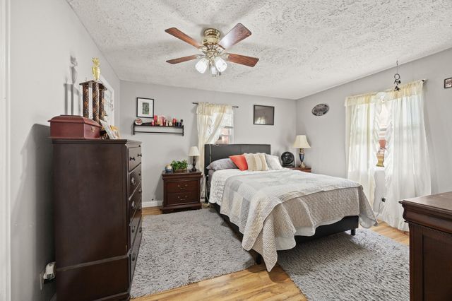 81 Elm St, Stanton, KY 40380