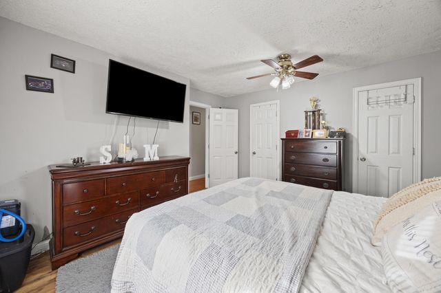 81 Elm St, Stanton, KY 40380