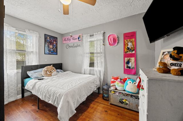 81 Elm St, Stanton, KY 40380