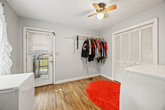 81 Elm St, Stanton, KY 40380