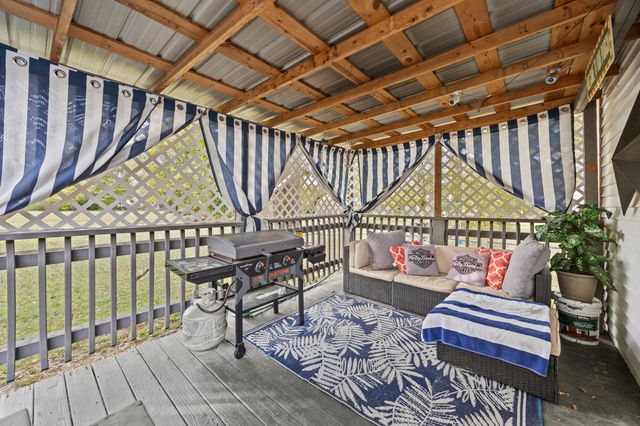 81 Elm St, Stanton, KY 40380