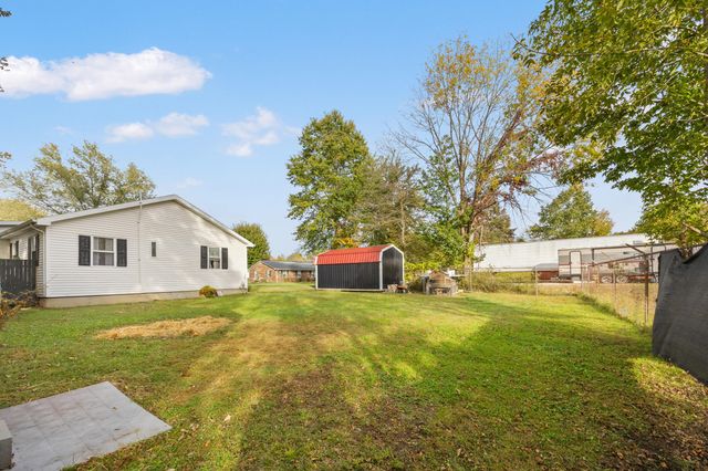 81 Elm St, Stanton, KY 40380