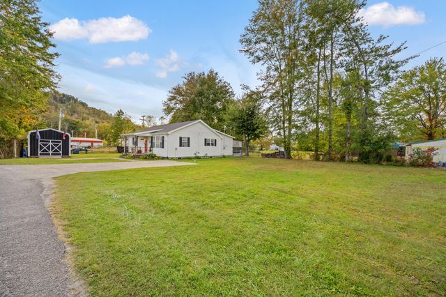 81 Elm St, Stanton, KY 40380