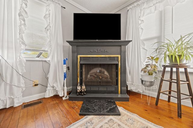 81 Elm St, Stanton, KY 40380