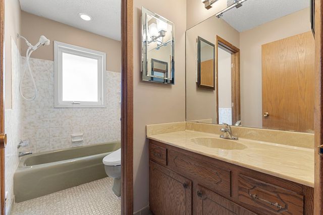 11716 Edgewood Avenue N, Champlin, MN 55316