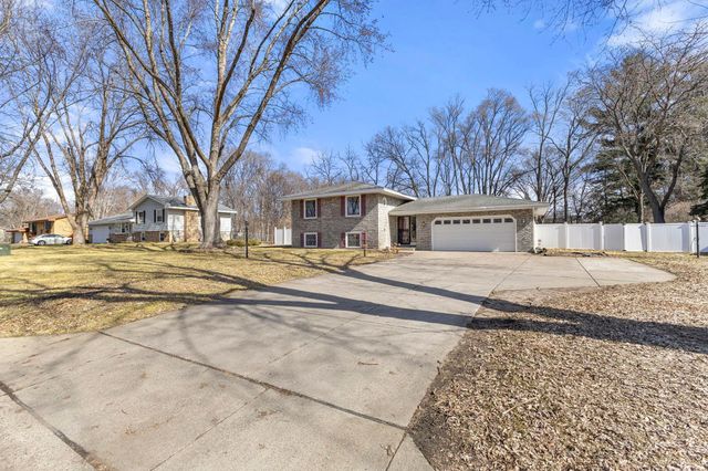 11716 Edgewood Avenue N, Champlin, MN 55316