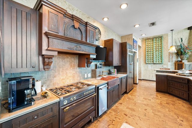 500 Throckmorton Street 3512, Fort Worth, TX 76102