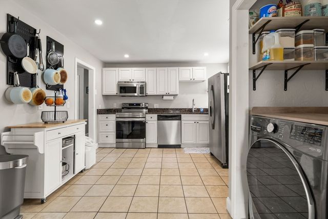 443 Pleasant St, Tewksbury, MA 01876