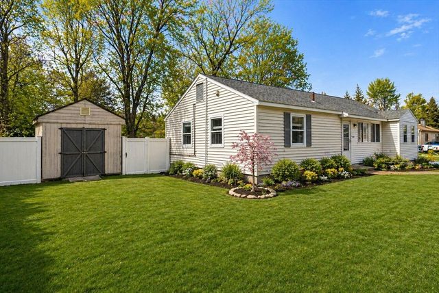 443 Pleasant St, Tewksbury, MA 01876