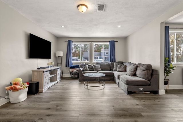 443 Pleasant St, Tewksbury, MA 01876