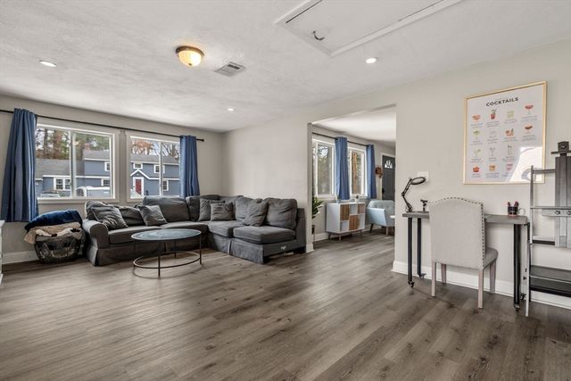 443 Pleasant St, Tewksbury, MA 01876