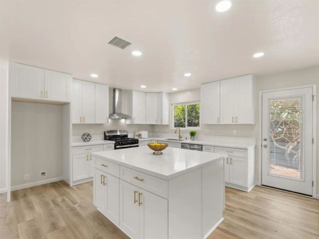 1004 Santa Margarita Drive, Fallbrook, CA 92028