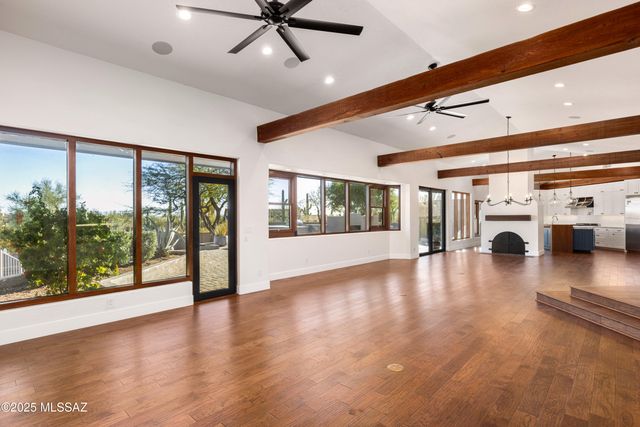 4740 N Hacienda Del Sol Road, Tucson, AZ 85718