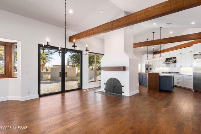 4740 N Hacienda Del Sol Road, Tucson, AZ 85718