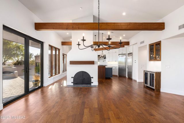 4740 N Hacienda Del Sol Road, Tucson, AZ 85718