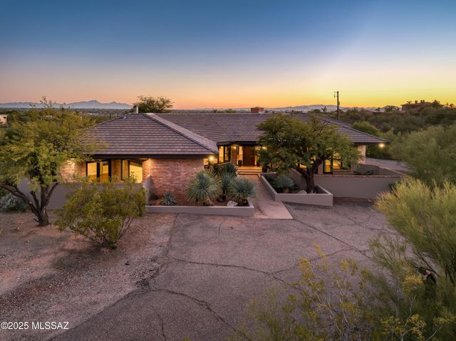 4740 N Hacienda Del Sol Road, Tucson, AZ 85718