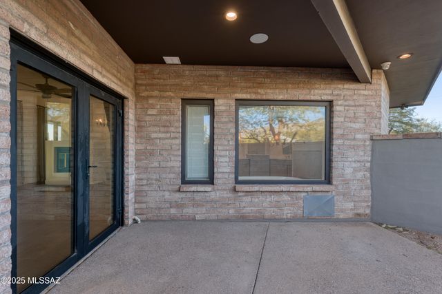 4740 N Hacienda Del Sol Road, Tucson, AZ 85718