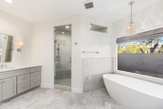 4740 N Hacienda Del Sol Road, Tucson, AZ 85718