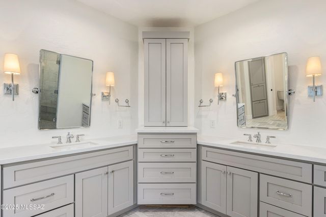 4740 N Hacienda Del Sol Road, Tucson, AZ 85718