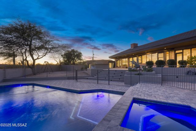 4740 N Hacienda Del Sol Road, Tucson, AZ 85718