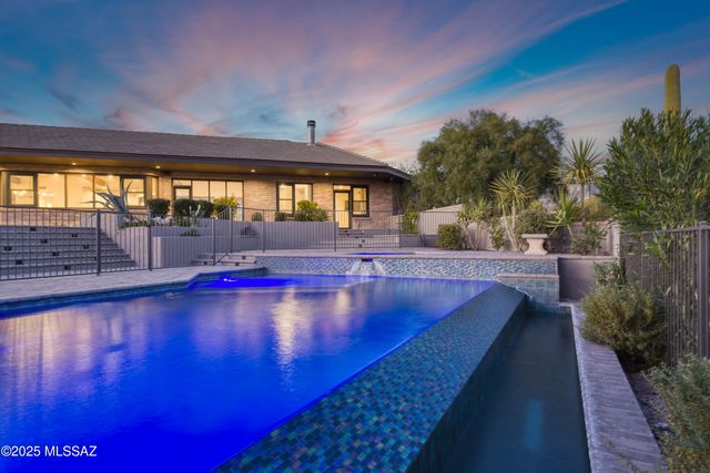 4740 N Hacienda Del Sol Road, Tucson, AZ 85718