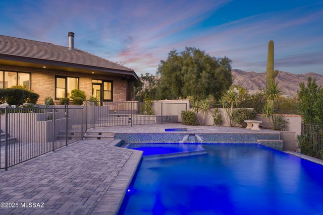 4740 N Hacienda Del Sol Road, Tucson, AZ 85718