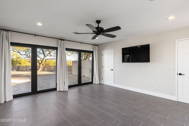 4740 N Hacienda Del Sol Road, Tucson, AZ 85718