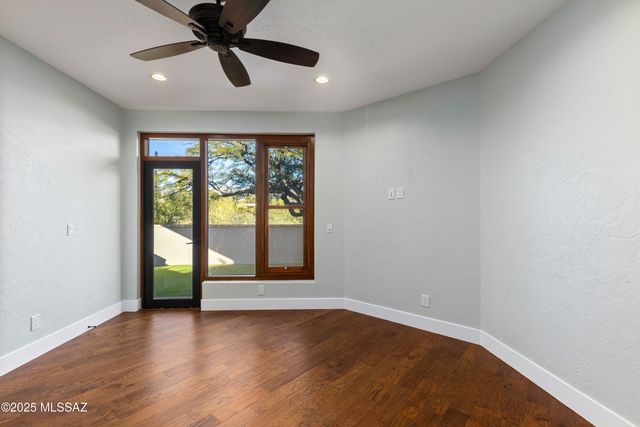 4740 N Hacienda Del Sol Road, Tucson, AZ 85718