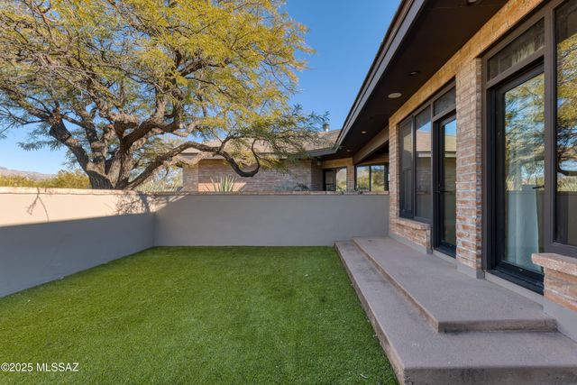 4740 N Hacienda Del Sol Road, Tucson, AZ 85718