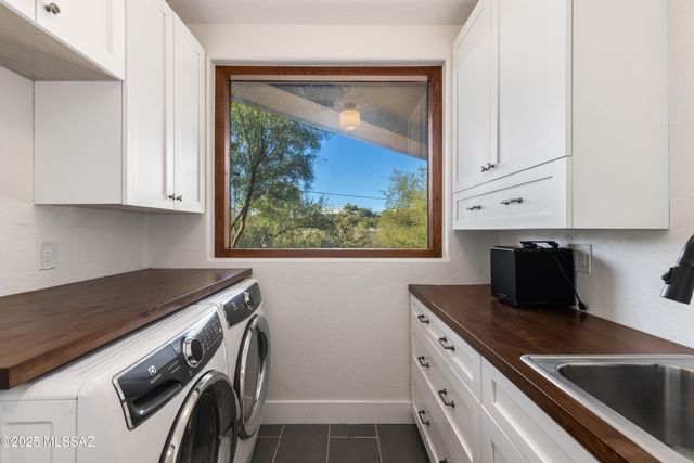 4740 N Hacienda Del Sol Road, Tucson, AZ 85718
