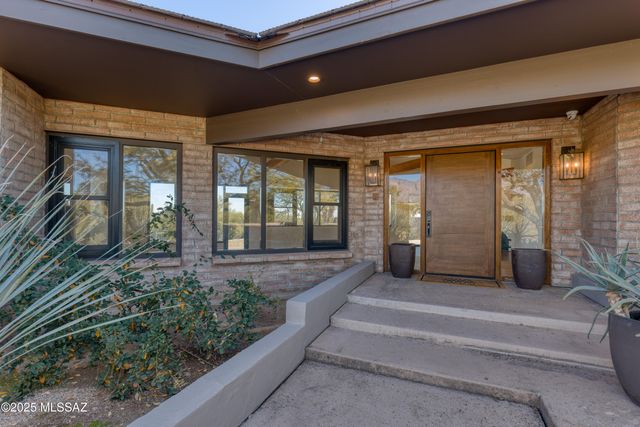 4740 N Hacienda Del Sol Road, Tucson, AZ 85718