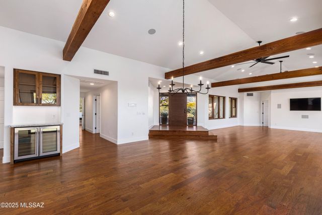 4740 N Hacienda Del Sol Road, Tucson, AZ 85718