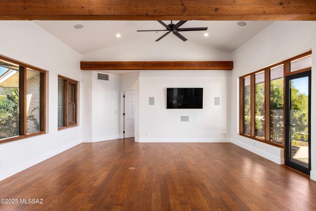4740 N Hacienda Del Sol Road, Tucson, AZ 85718