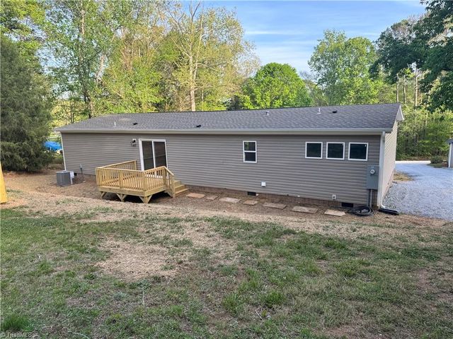 5640 Plantation Drive, Trinity, NC 27370