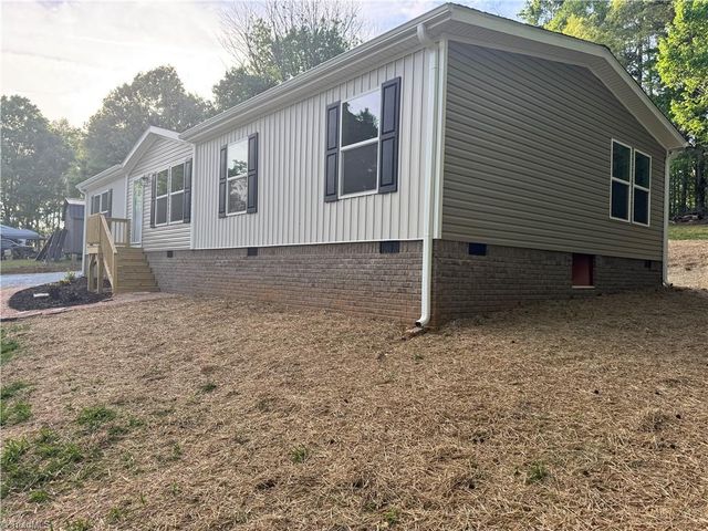 5640 Plantation Drive, Trinity, NC 27370