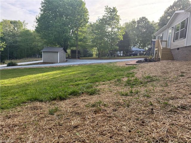 5640 Plantation Drive, Trinity, NC 27370