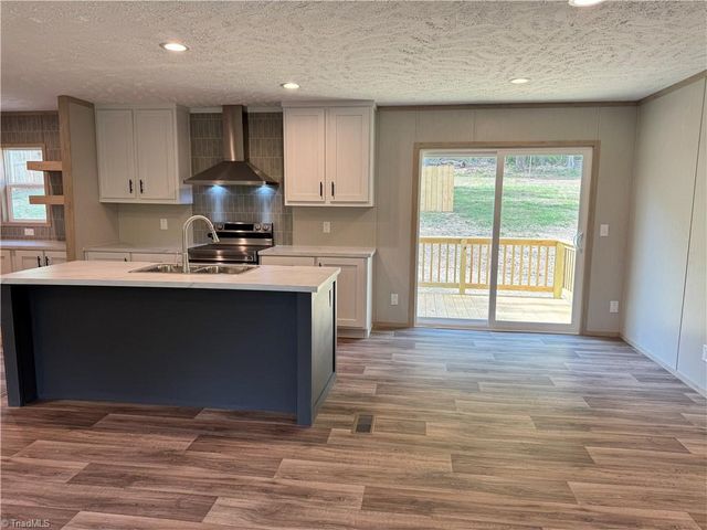 5640 Plantation Drive, Trinity, NC 27370