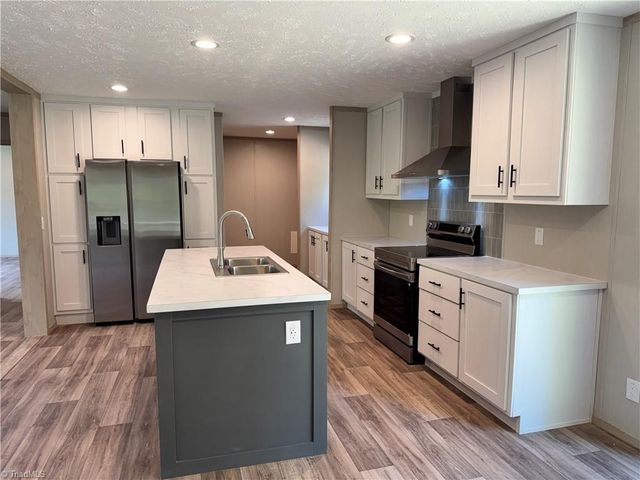5640 Plantation Drive, Trinity, NC 27370