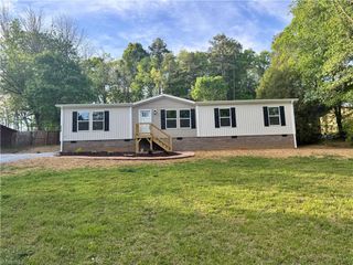 5640 Plantation Drive, Trinity, NC 27370
