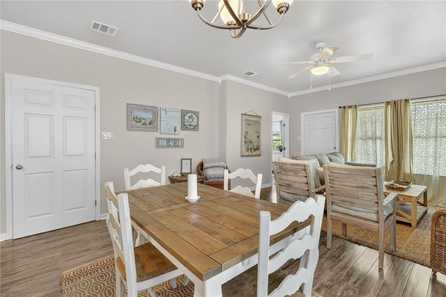 1117 S 9th St 101, Port Aransas, TX 78373