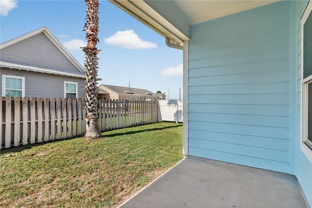 1117 S 9th St 101, Port Aransas, TX 78373