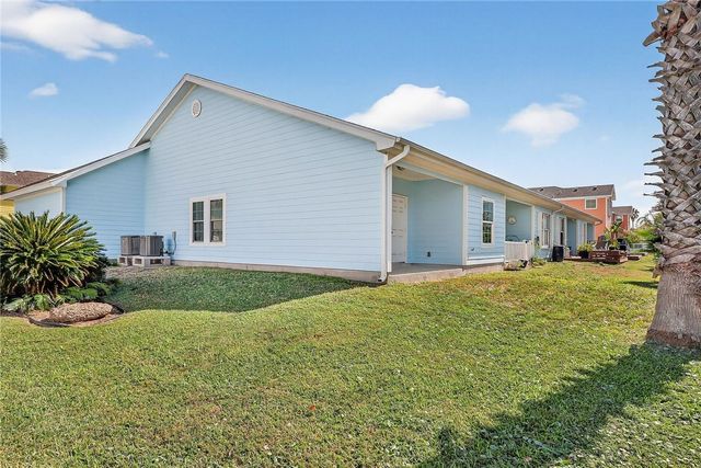 1117 S 9th St 101, Port Aransas, TX 78373