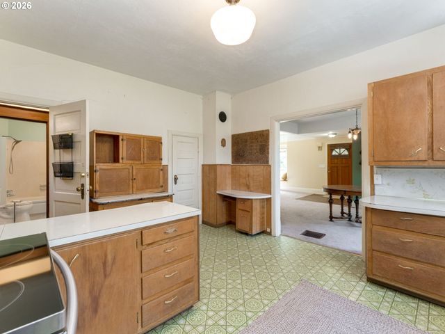 715 Ne 5TH St, Mc Minnville, OR 97128